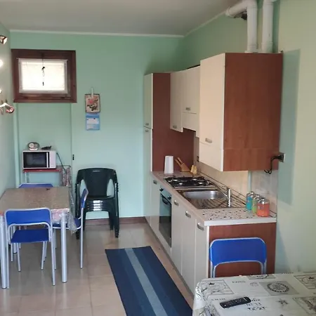 Vista Con Piscina בית נופש סירמיונה